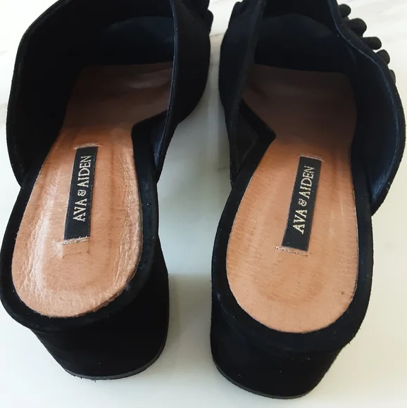 AVA & AIDEN Black Suede Ruffle Block Heel Open Toe Sandal Sz. 9 - Picture 10 of 12
